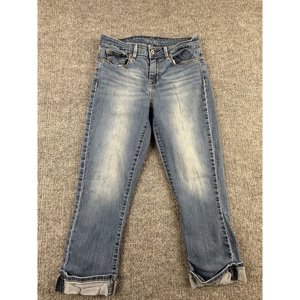 Levi's Signature Capri Jeans Womens 10 Medium Wash Mid Rise Cuffed Stretch Denim